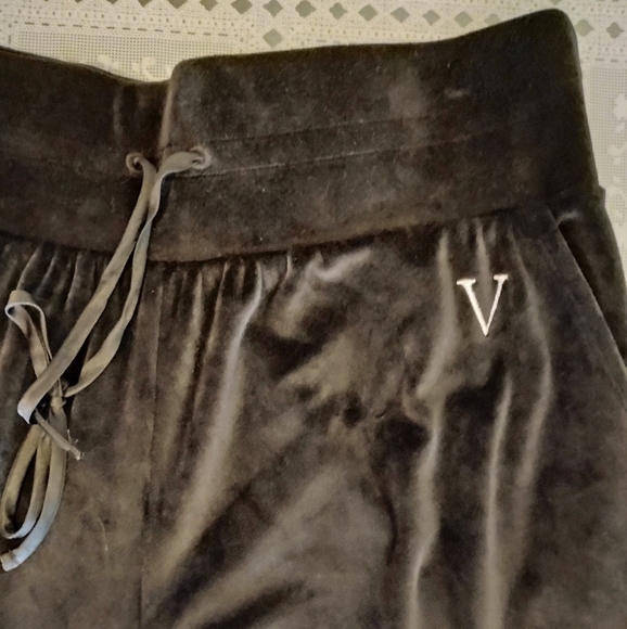 🆕 Victoria's Secret High Waist Velour Tracksuit Jogger, Large, Black, NWOT - Picture 12 of 15